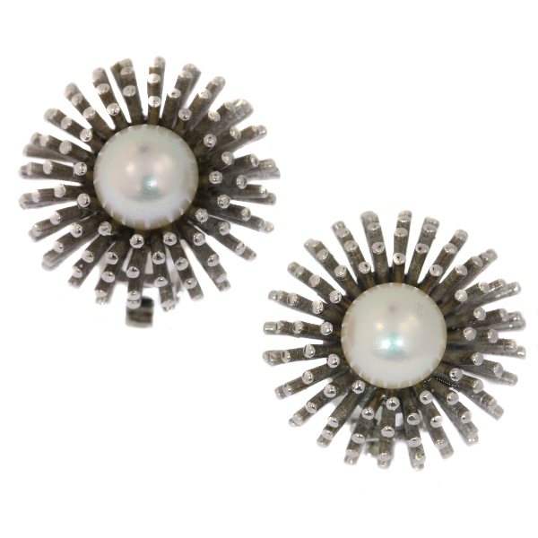 Estate white gold ear clips with pearl model sea urchin